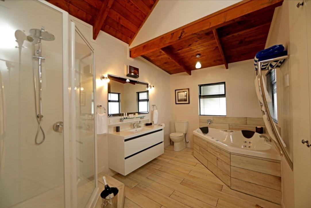 Coromandel Central Cottage Luxury W Spa Bagian luar foto