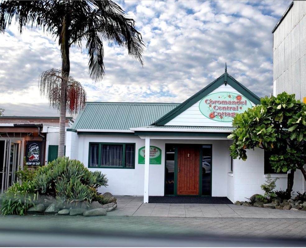 Coromandel Central Cottage Luxury W Spa Bagian luar foto